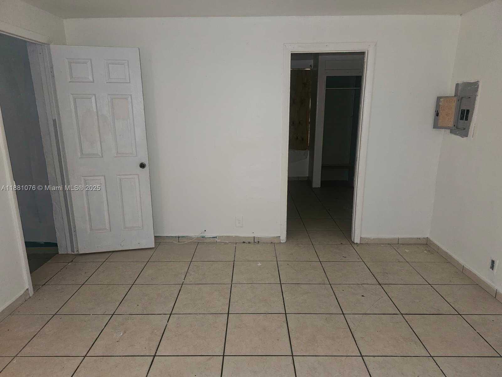 Small Image of Miramar Number 8