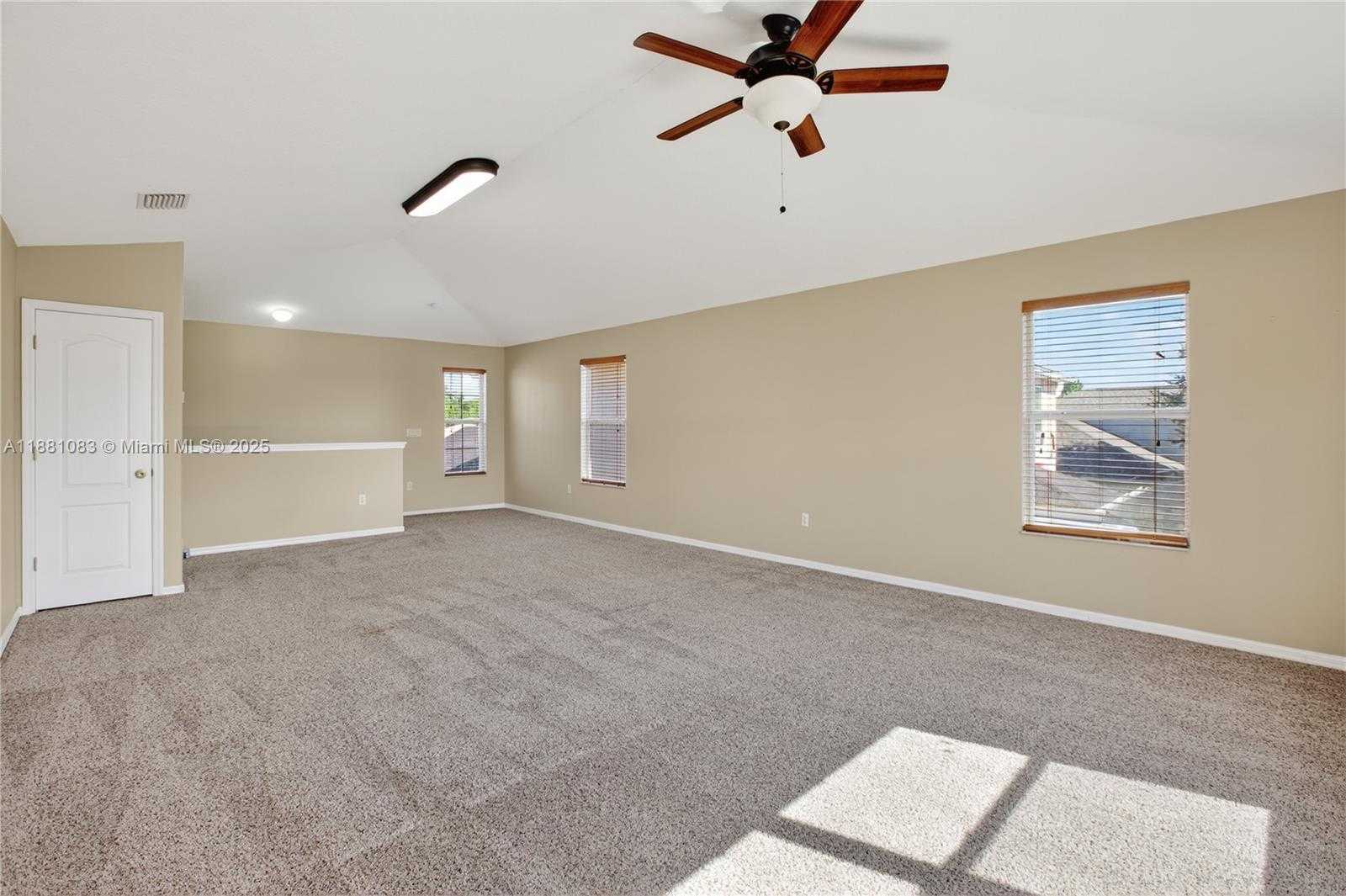 Small Image of 6721 SPARKLING WAY, Other City - In The State Of Florida Number 19