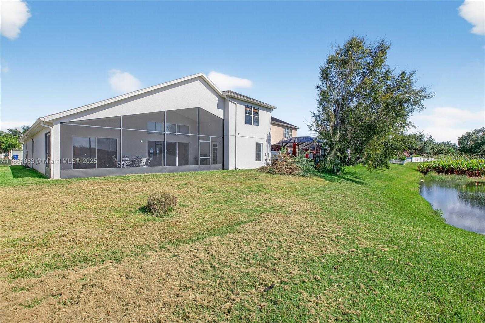 Small Image of 6721 SPARKLING WAY, Other City - In The State Of Florida Number 32