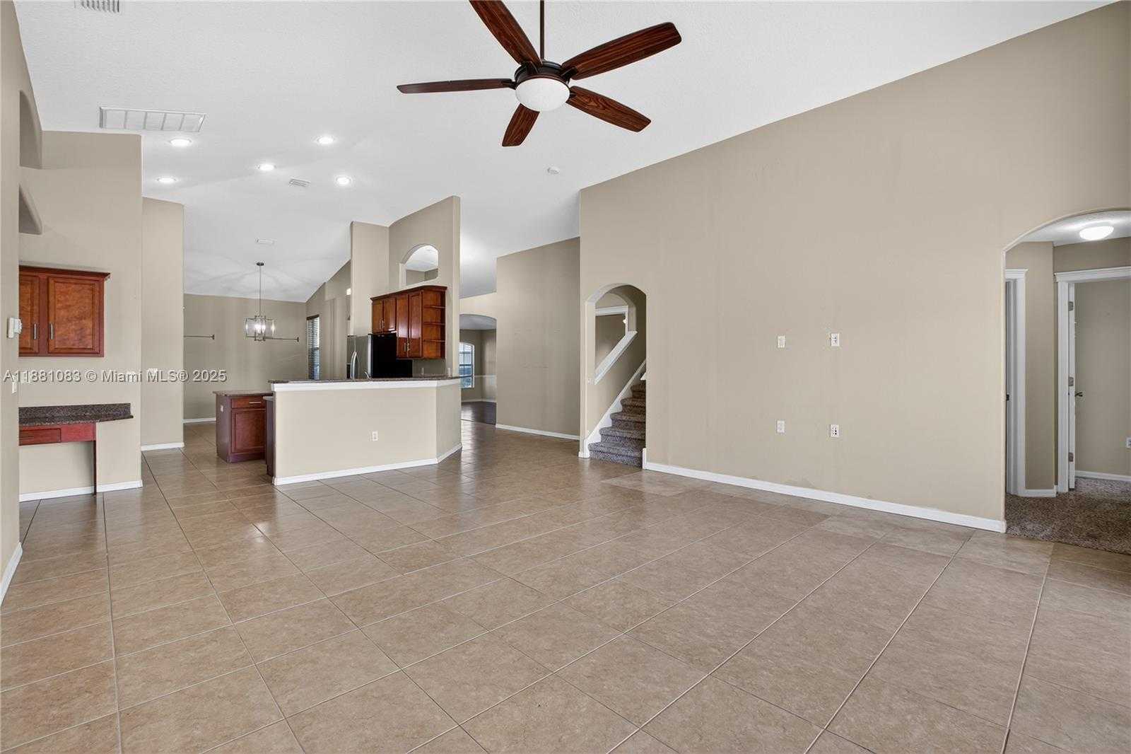 Small Image of 6721 SPARKLING WAY, Other City - In The State Of Florida Number 5