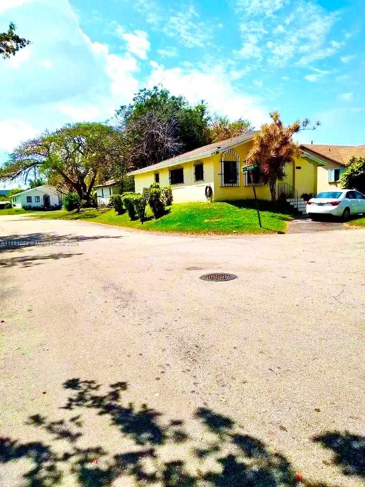 Small Image of 13608 SOUTH WEST 286TH TER, Homestead Number 3