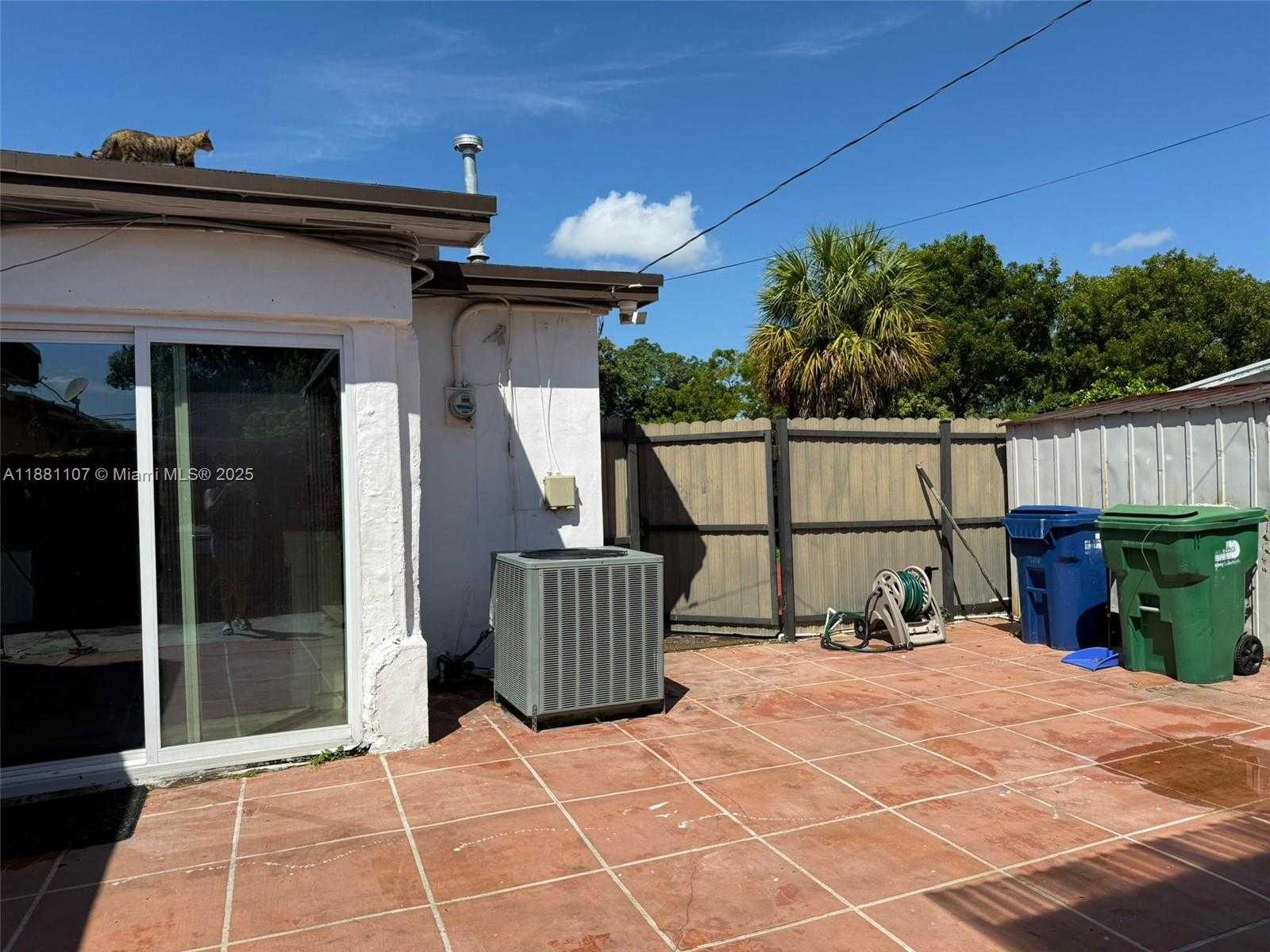 Small Image of Miami Gardens Number 25