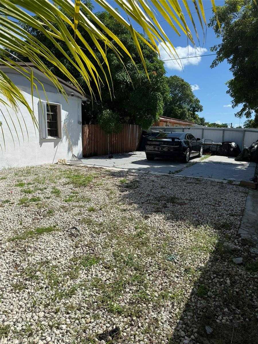 Small Image of Miami Gardens Number 35