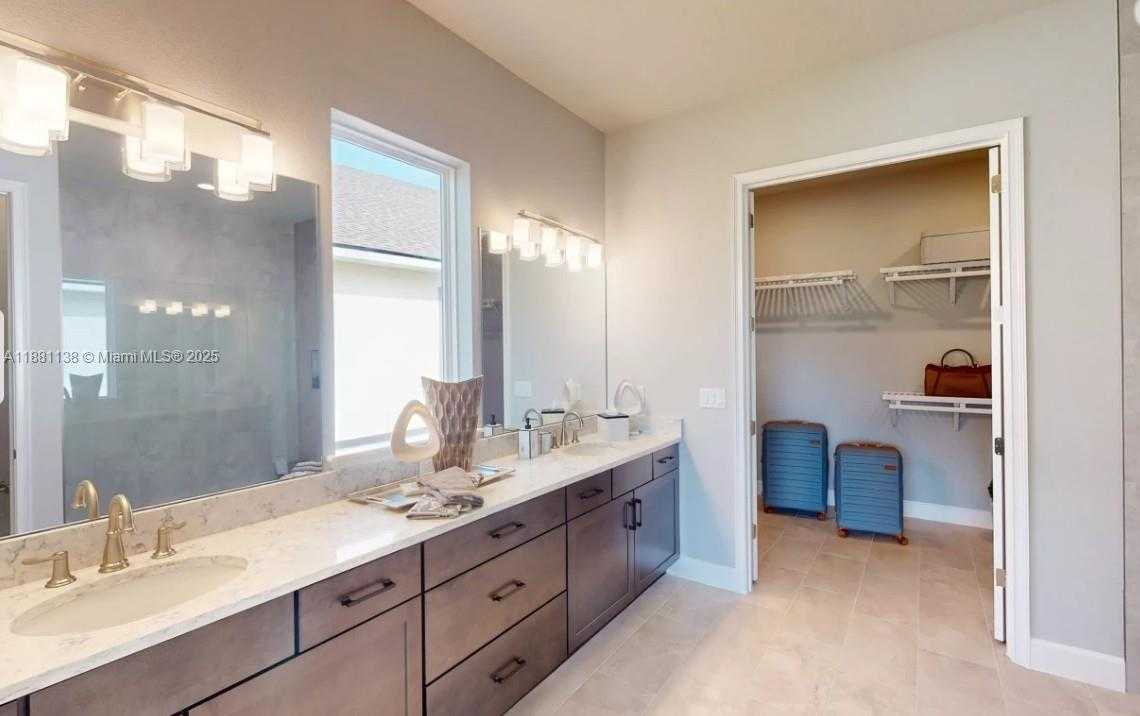 Small Image of 491 STIRLING BRIDGE DRIVE, Other City - In The State Of Florida Number 16