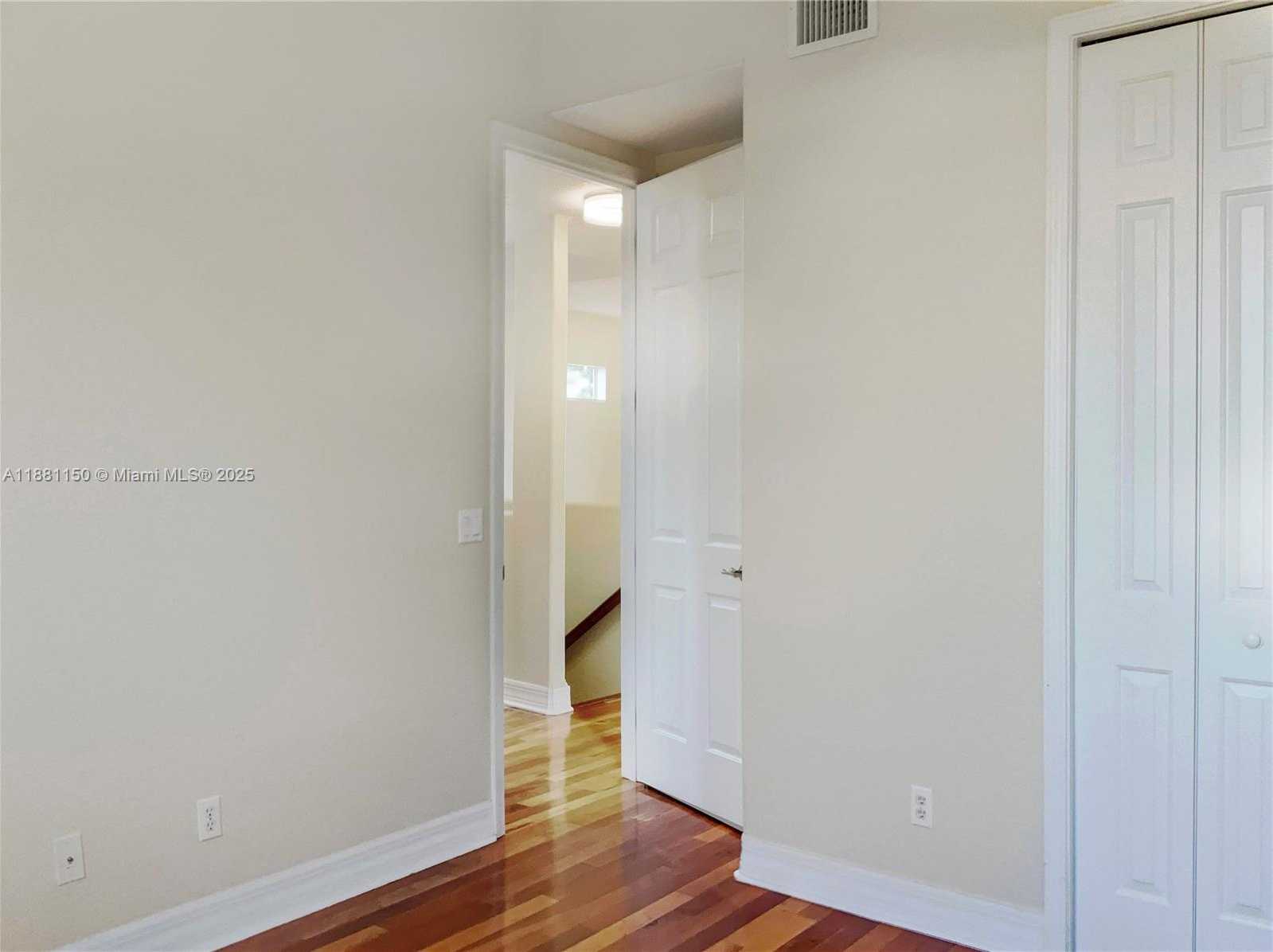 Small Image of 1340 APOLLO BEACH BLVD S, Other City - In The State Of Florida Number 16