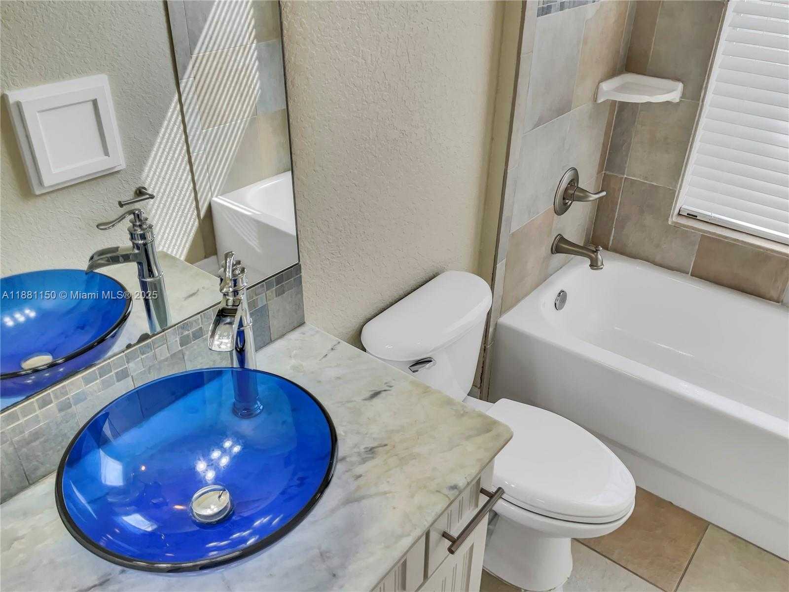 Small Image of 1340 APOLLO BEACH BLVD S, Other City - In The State Of Florida Number 17