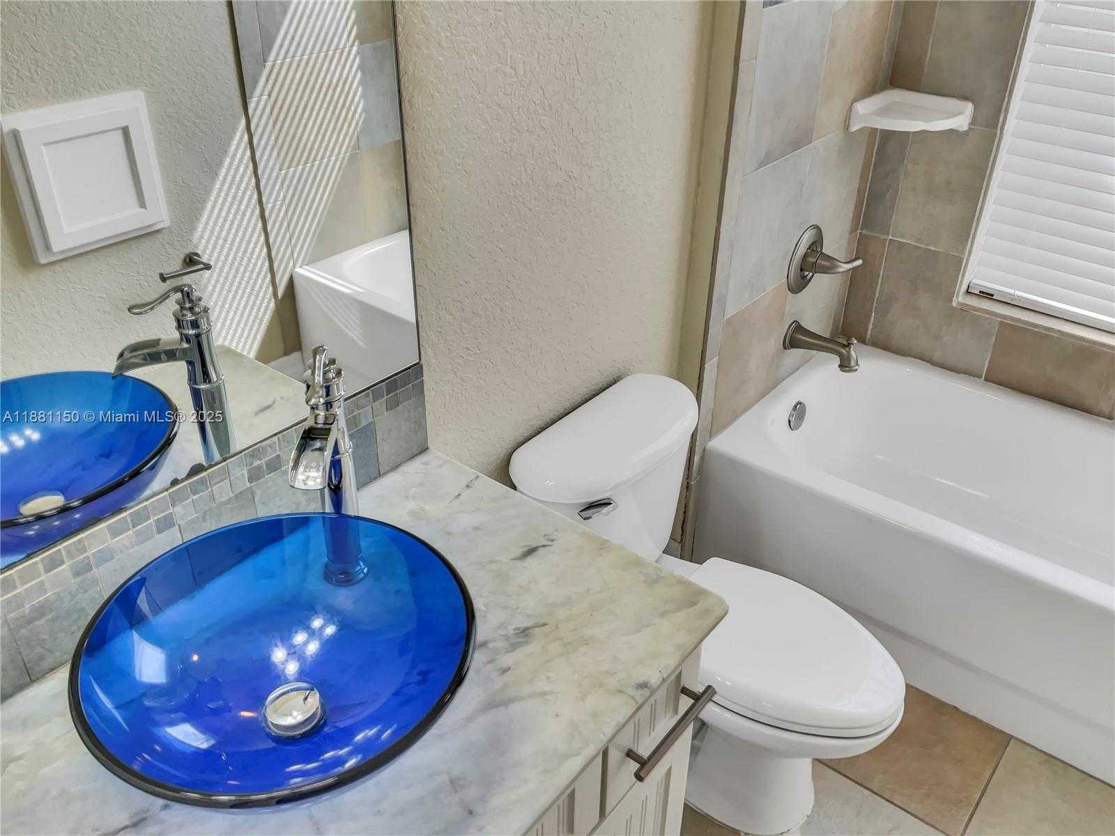 Small Image of 1340 APOLLO BEACH BLVD S, Other City - In The State Of Florida Number 18