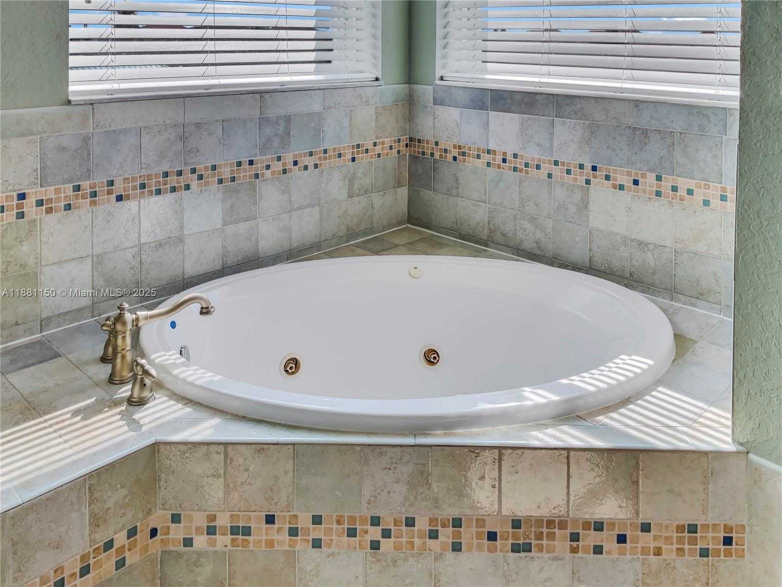 Small Image of 1340 APOLLO BEACH BLVD S, Other City - In The State Of Florida Number 28