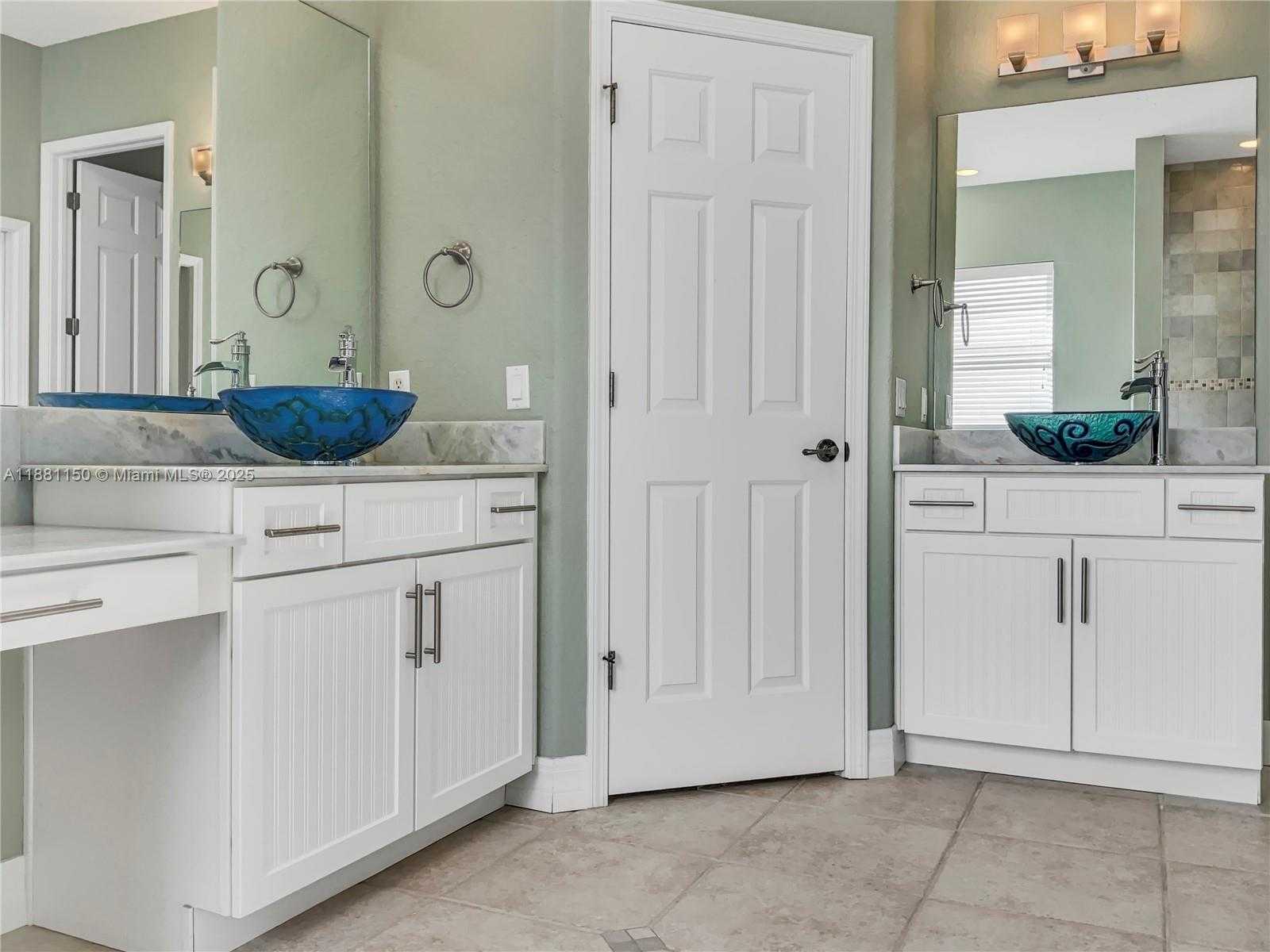 Small Image of 1340 APOLLO BEACH BLVD S, Other City - In The State Of Florida Number 29