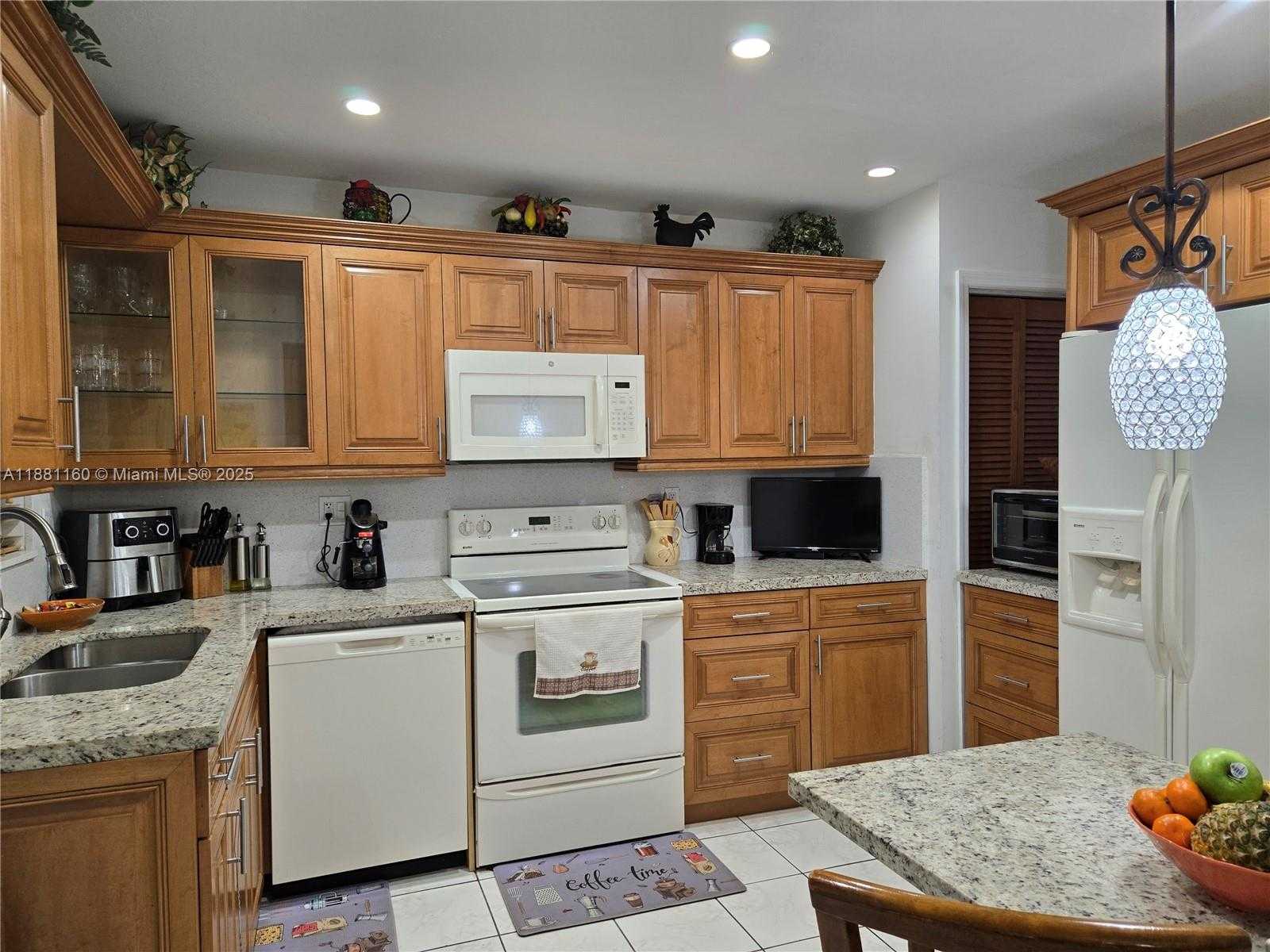 Small Image of 990 EAST 2ND ST, Hialeah Number 6