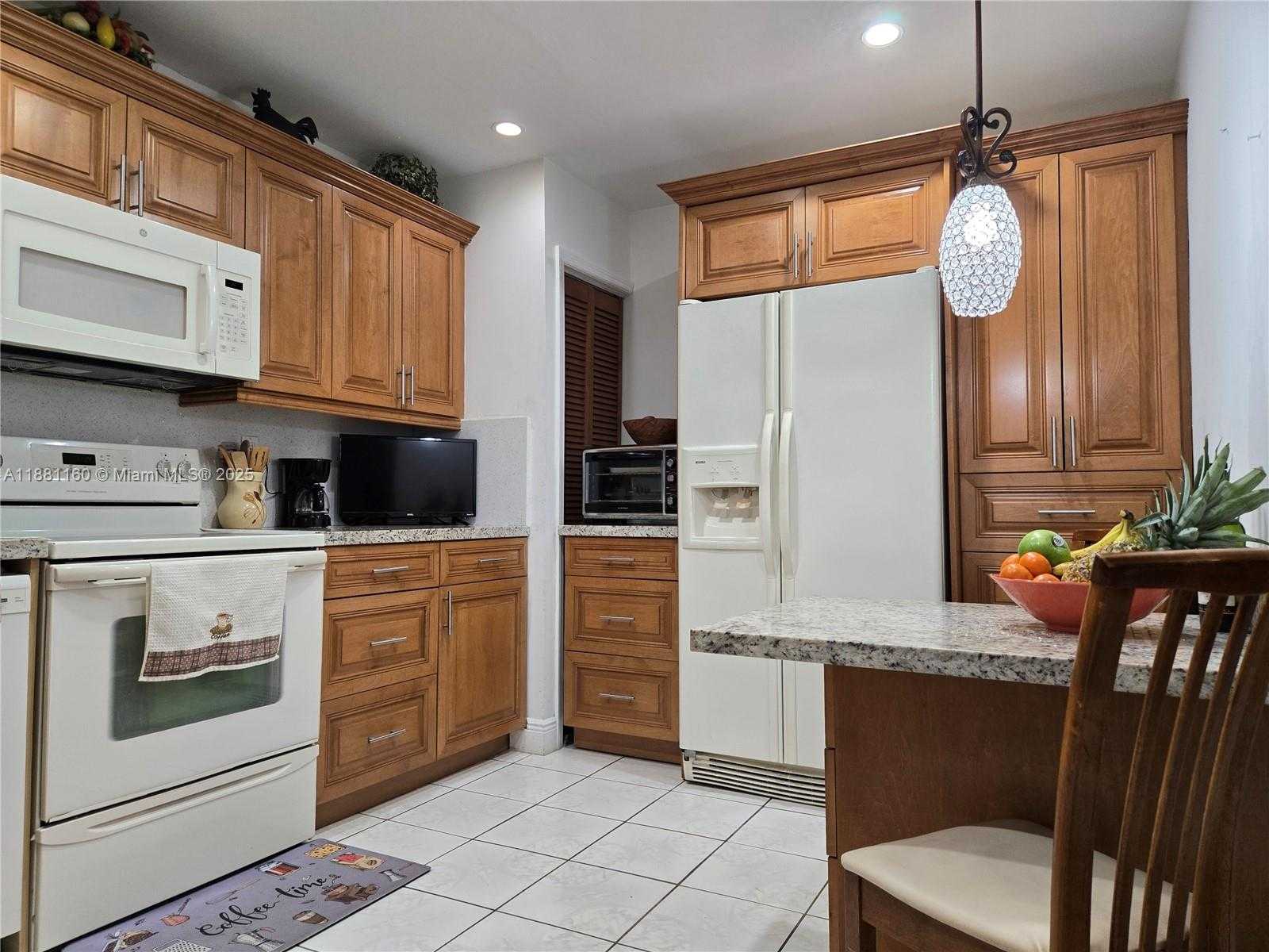 Small Image of 990 EAST 2ND ST, Hialeah Number 7
