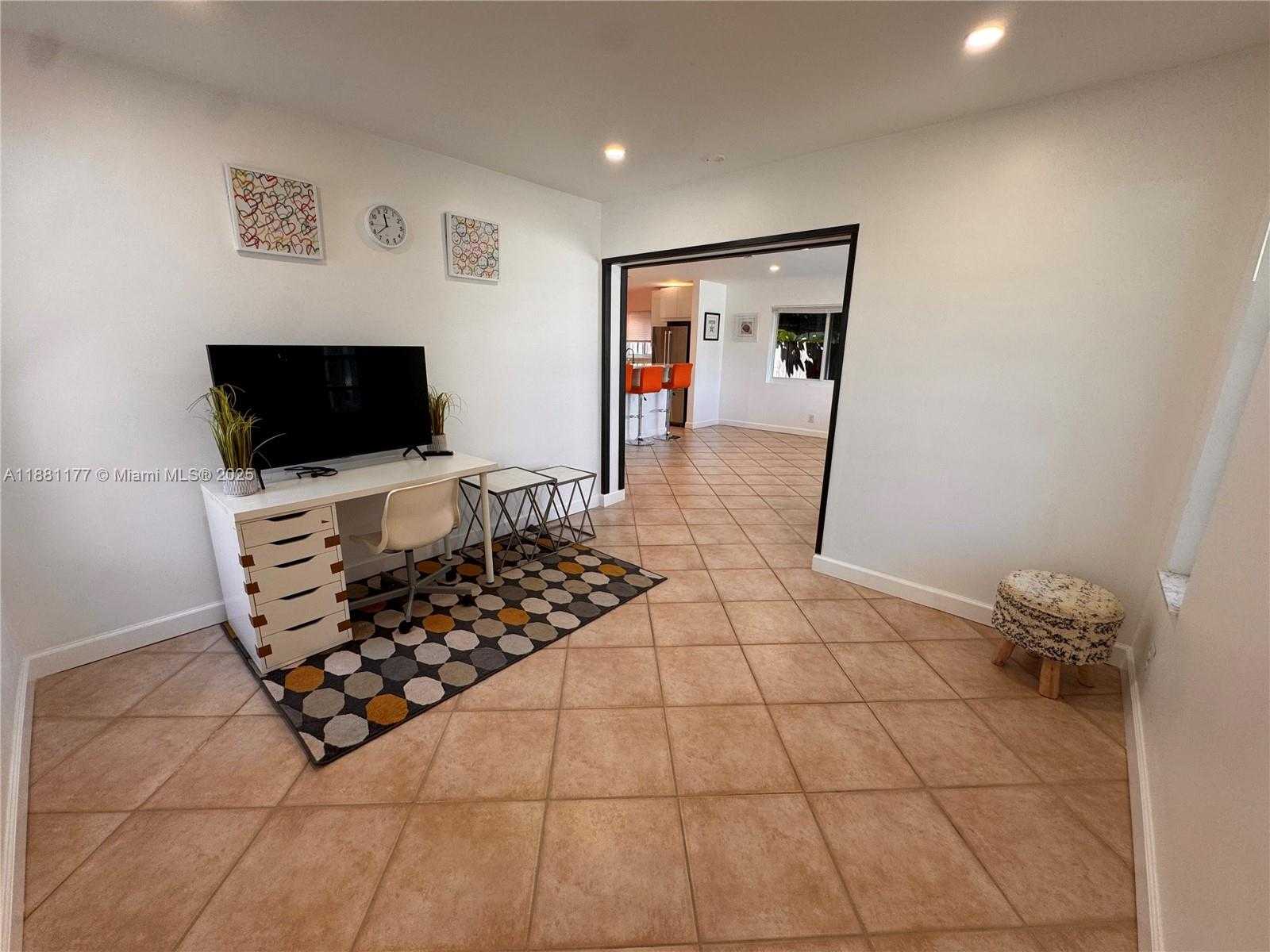 Small Image of 1406 POLK ST, Hollywood Number 11