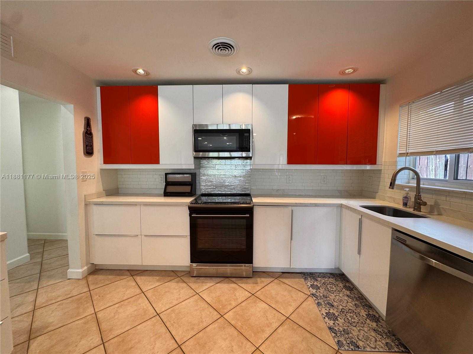 Small Image of 1406 POLK ST, Hollywood Number 13