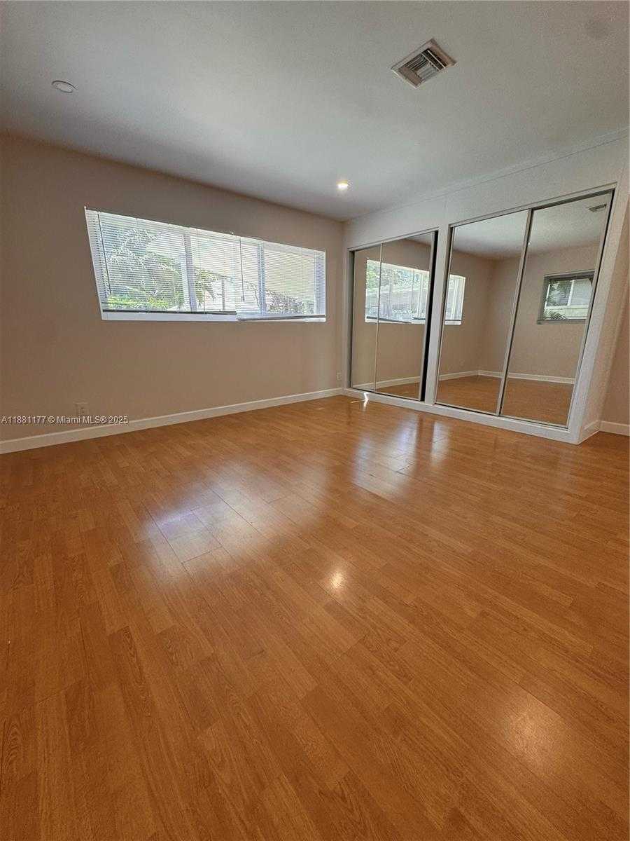 Small Image of 1406 POLK ST, Hollywood Number 22
