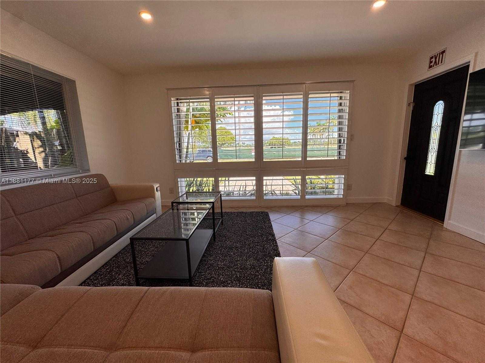 Small Image of 1406 POLK ST, Hollywood Number 4
