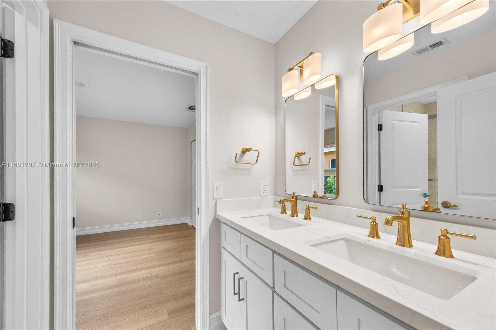 Small Image of 2666 PALMER PL, Weston Number 16