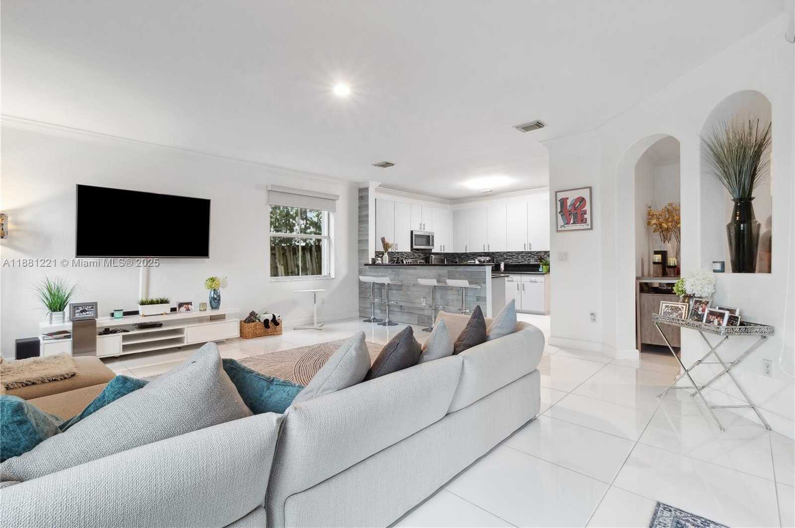 Small Image of 11257 NORTH WEST 78TH ST, Doral Number 13