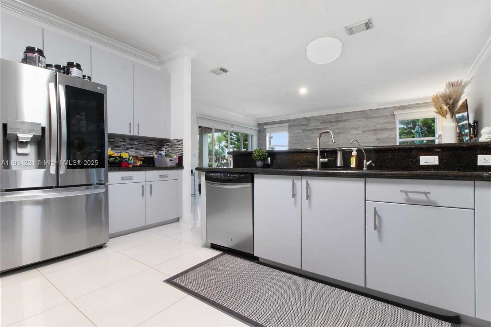 Small Image of 11257 NORTH WEST 78TH ST, Doral Number 16