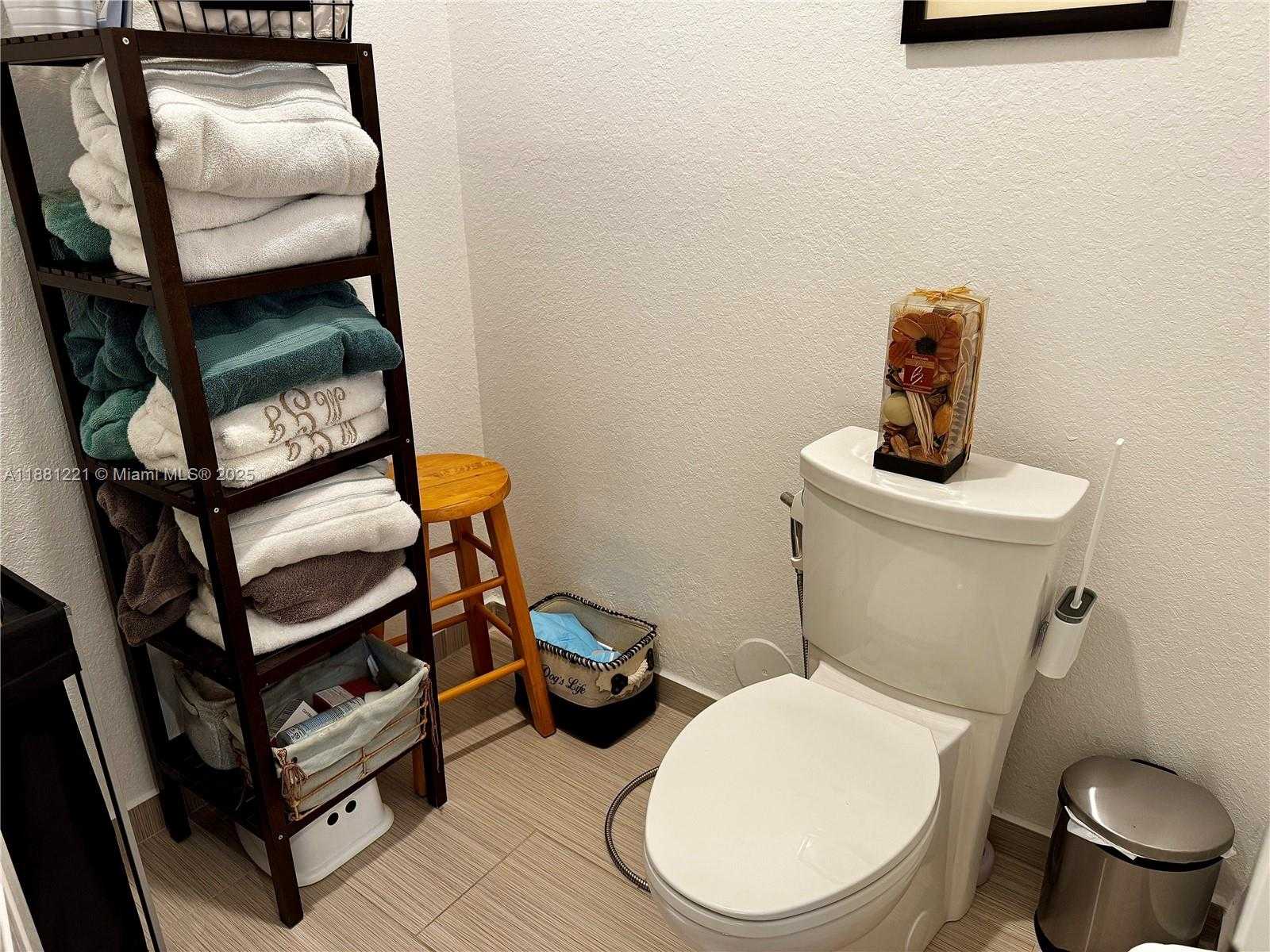 Small Image of 11257 NORTH WEST 78TH ST, Doral Number 27