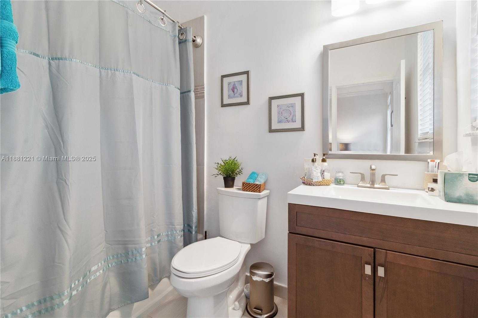 Small Image of 11257 NORTH WEST 78TH ST, Doral Number 29