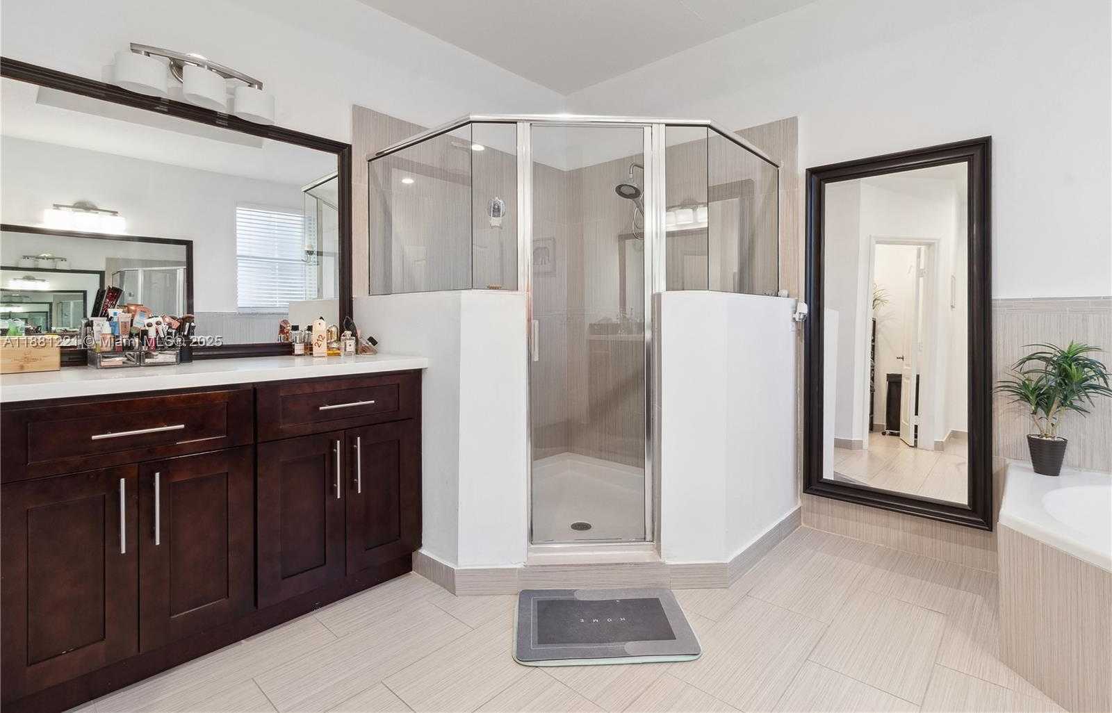 Small Image of 11257 NORTH WEST 78TH ST, Doral Number 36