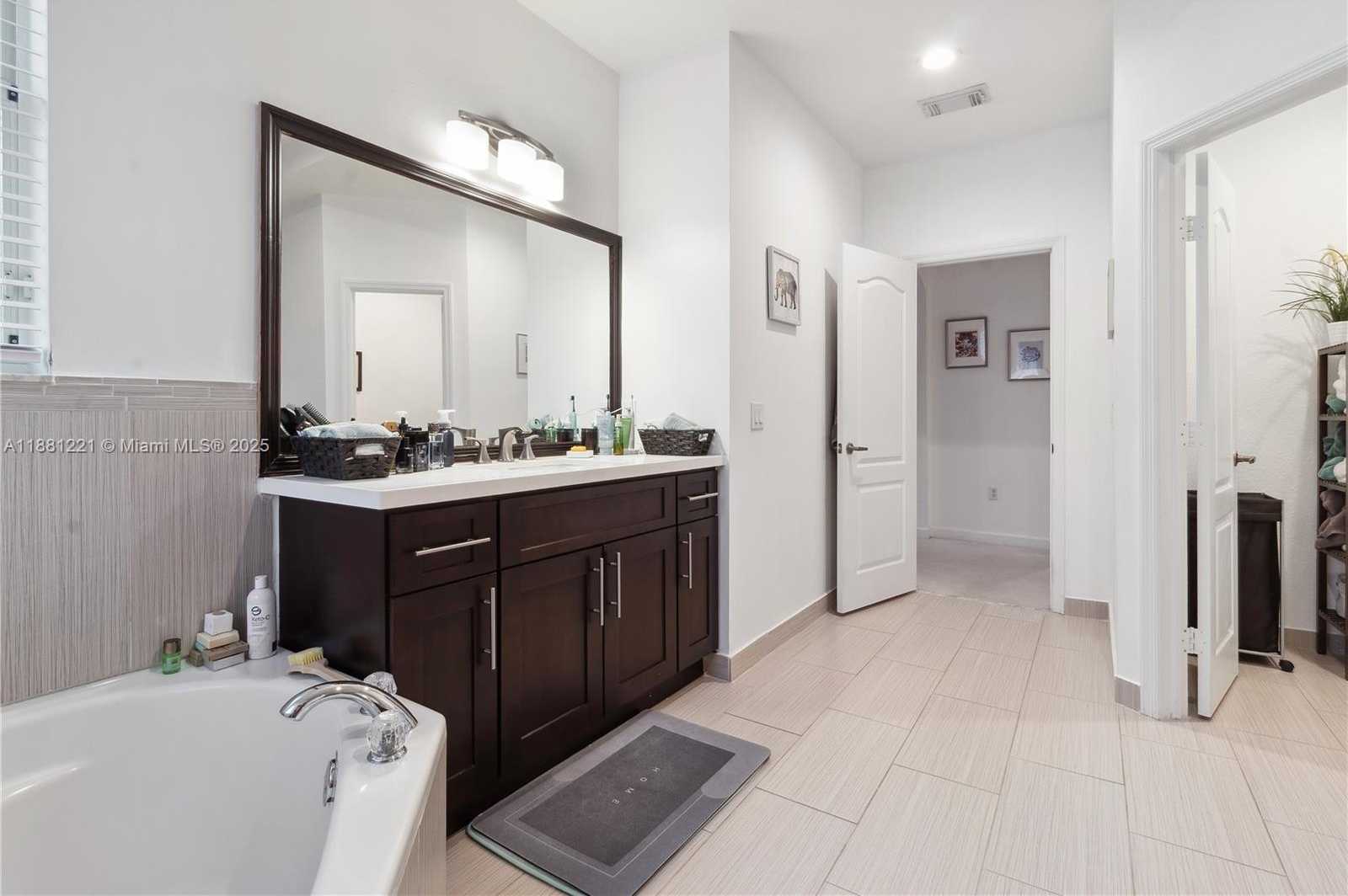 Small Image of 11257 NORTH WEST 78TH ST, Doral Number 37