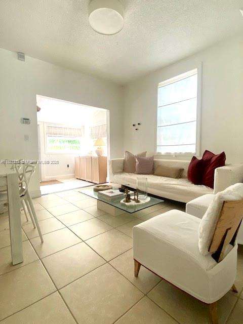 Small Image of 2952 VIRGINIA ST, Miami Number 4