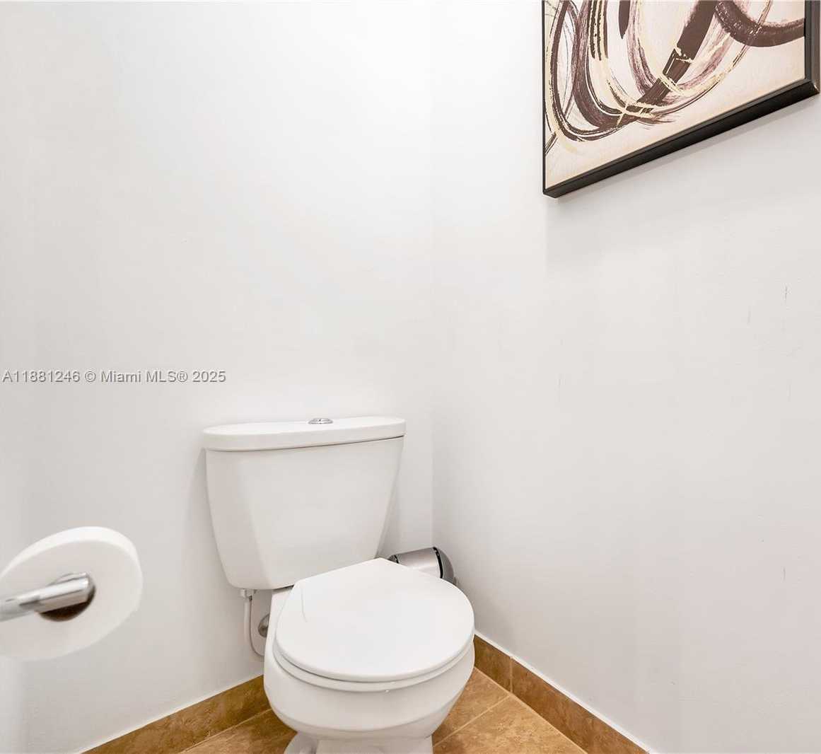 Small Image of 5904 NORTH WEST 46TH LN, Tamarac Number 15