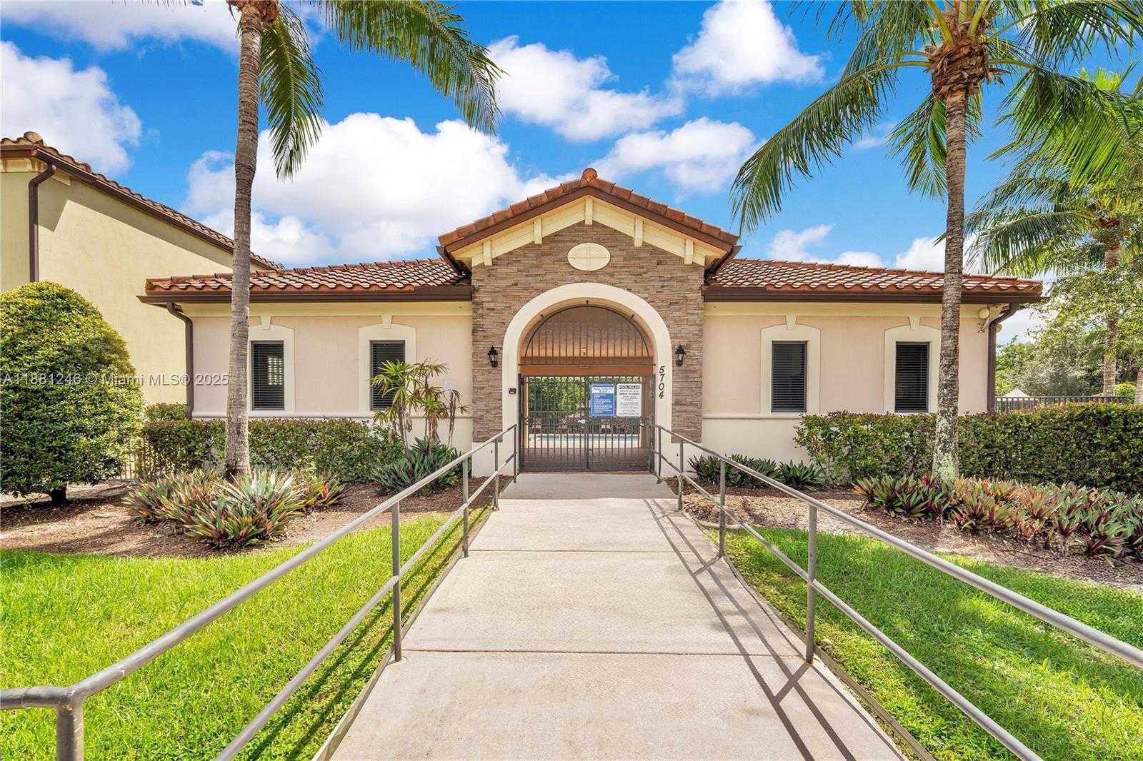 Small Image of 5904 NORTH WEST 46TH LN, Tamarac Number 2