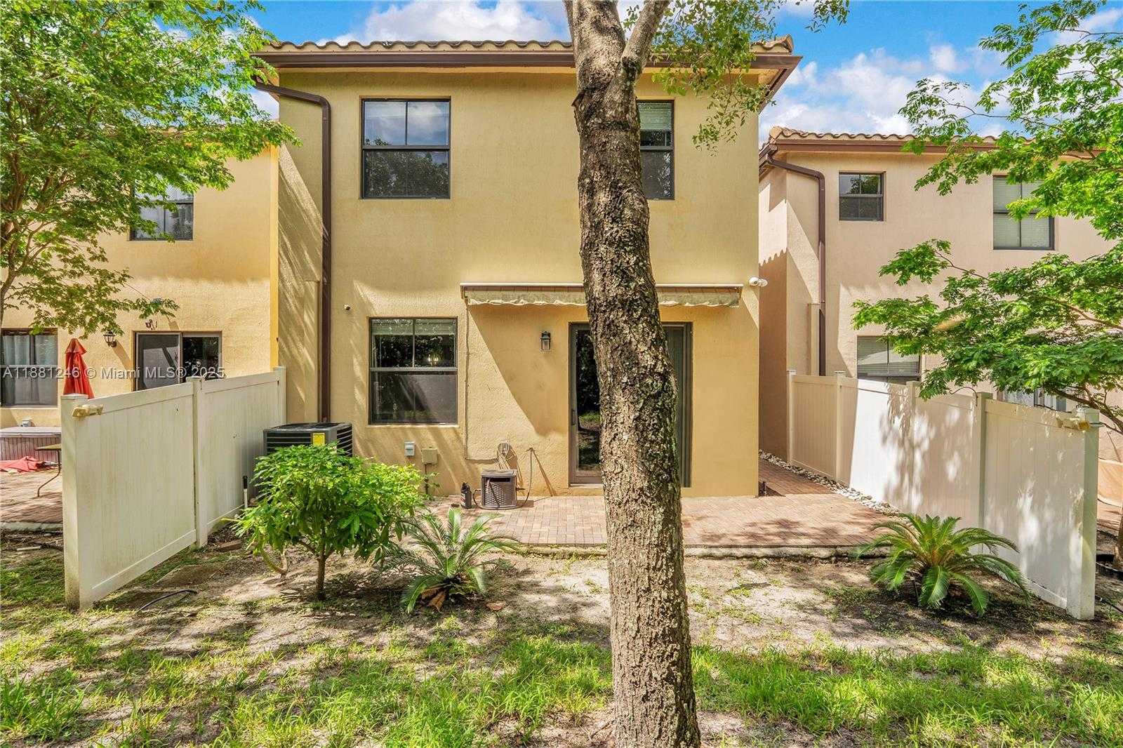 Small Image of 5904 NORTH WEST 46TH LN, Tamarac Number 21
