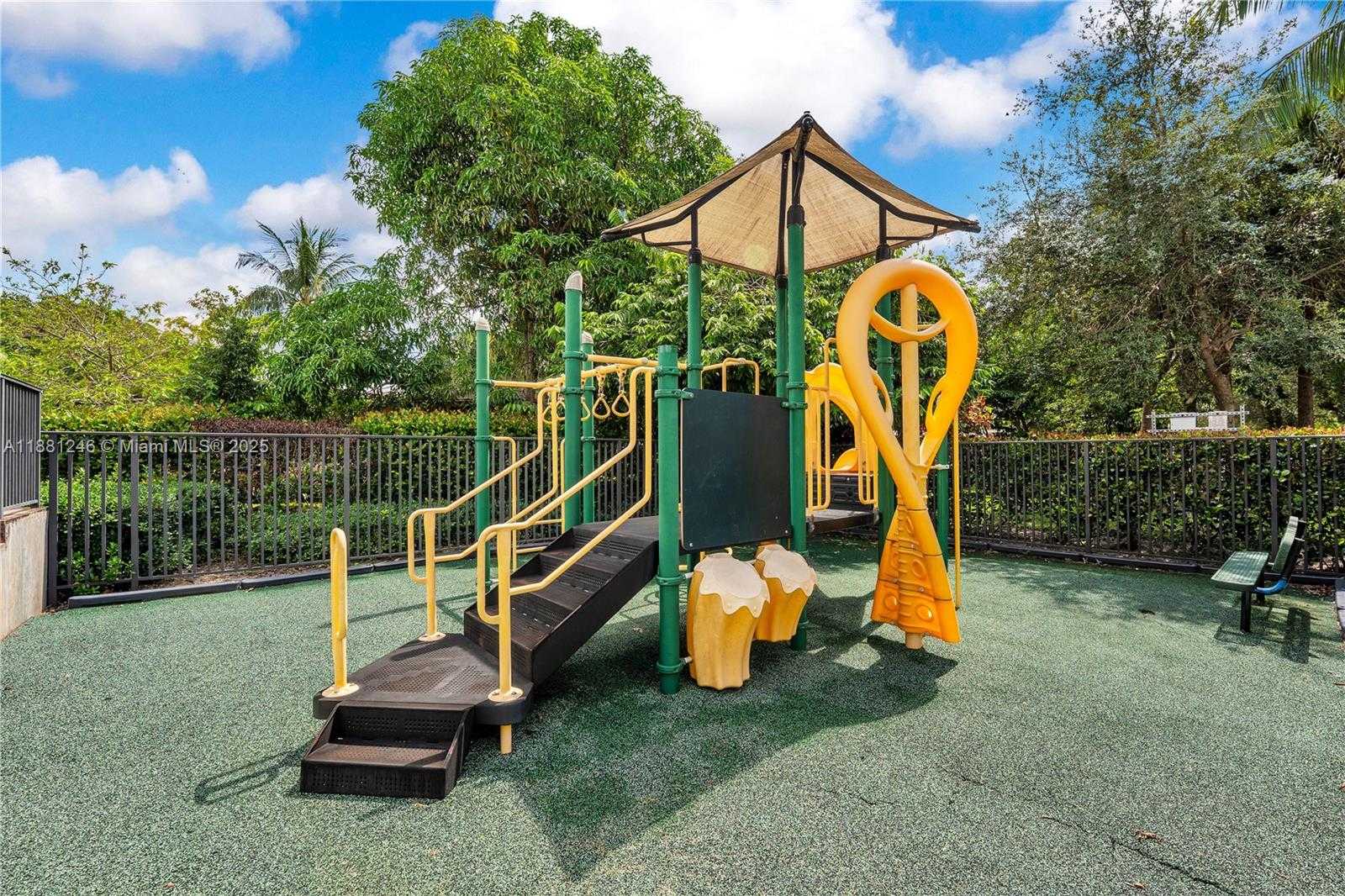 Small Image of 5904 NORTH WEST 46TH LN, Tamarac Number 24