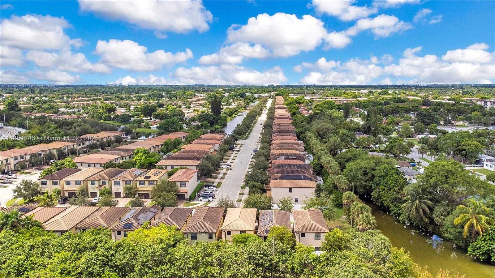Small Image of 5904 NORTH WEST 46TH LN, Tamarac Number 26