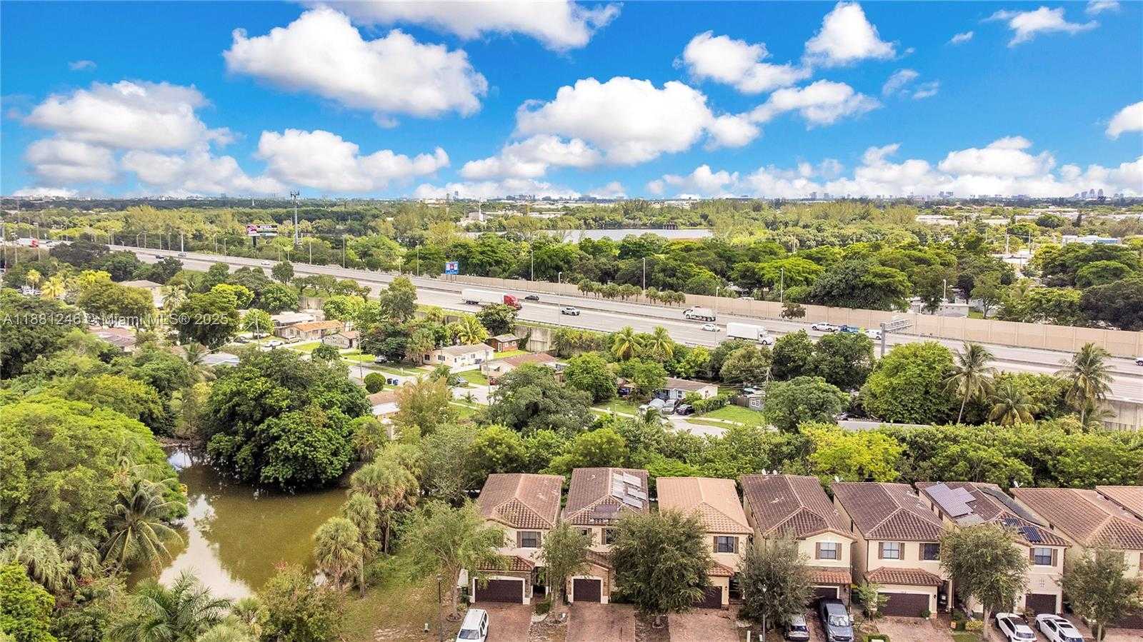 Small Image of 5904 NORTH WEST 46TH LN, Tamarac Number 27