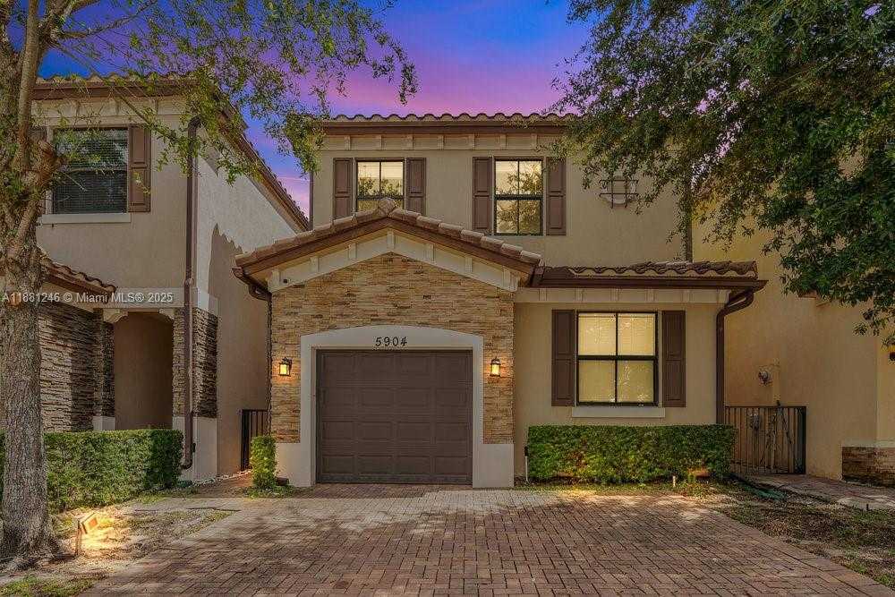 Small Image of 5904 NORTH WEST 46TH LN, Tamarac Number 32