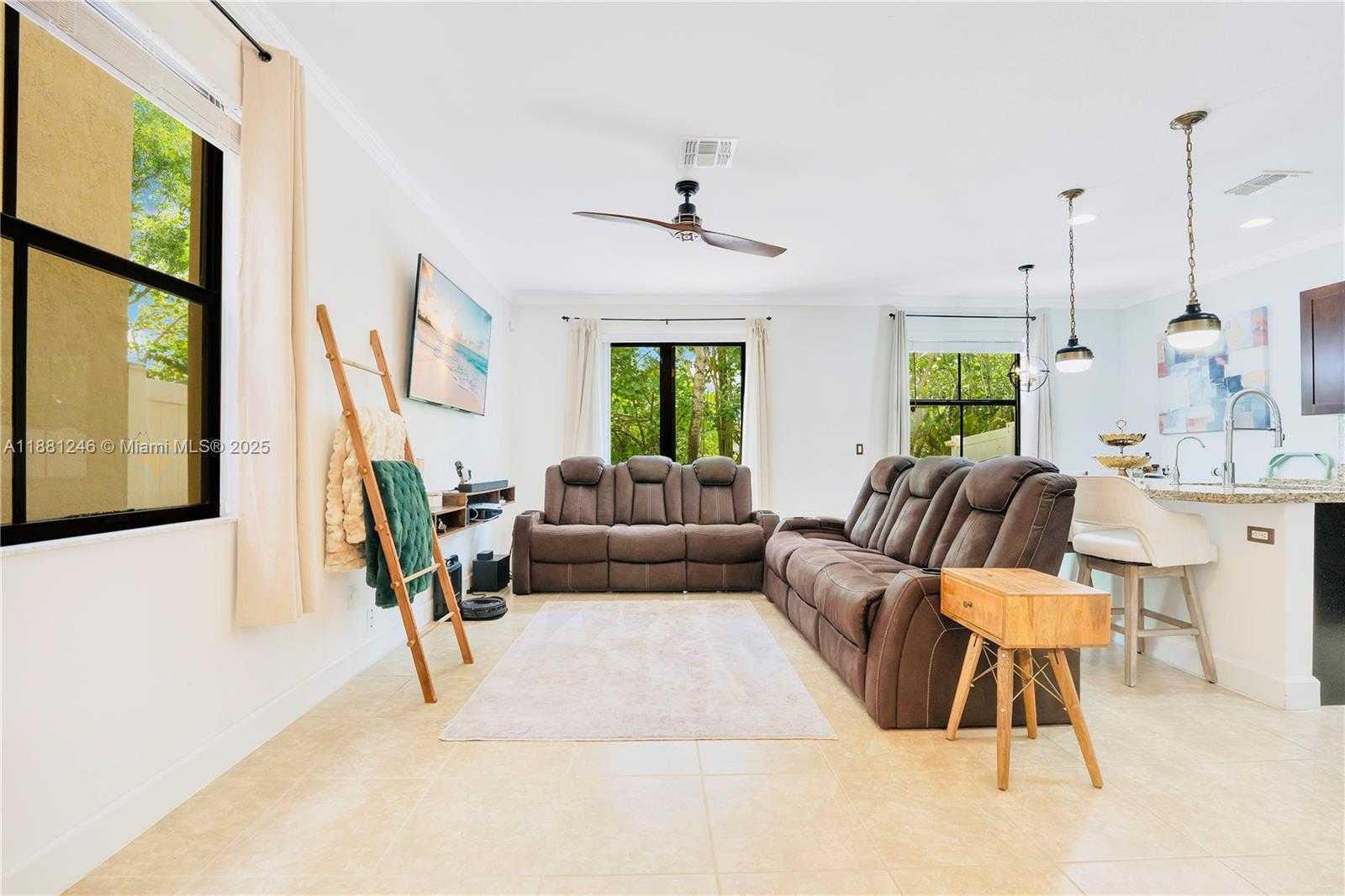 Small Image of 5904 NORTH WEST 46TH LN, Tamarac Number 5