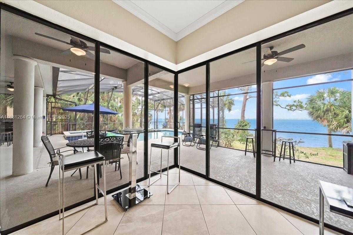 Small Image of 6340 US 1, Cocoa Number 23