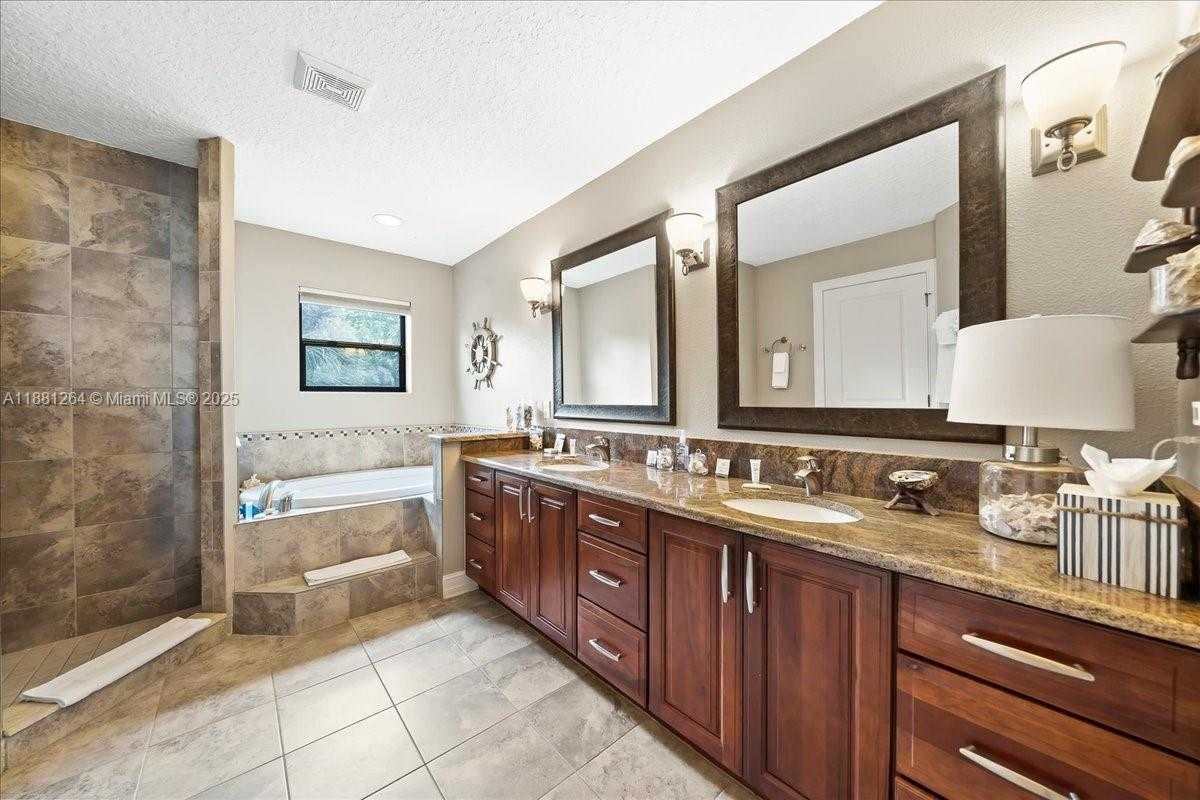 Small Image of 6340 US 1, Cocoa Number 35