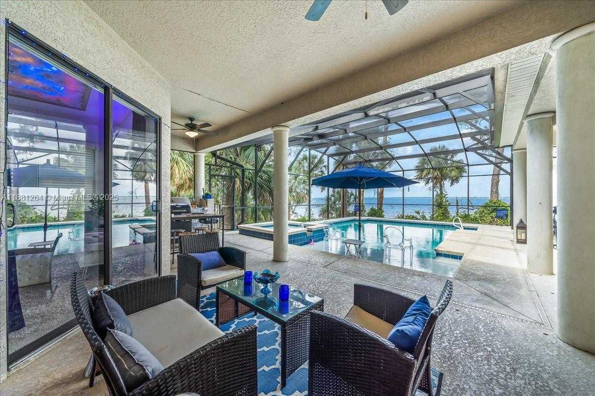 Small Image of 6340 US 1, Cocoa Number 39