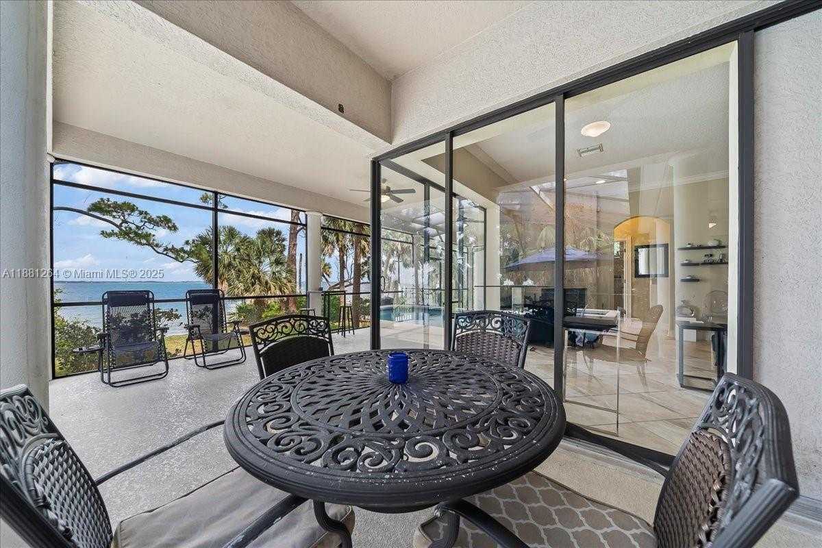 Small Image of 6340 US 1, Cocoa Number 41