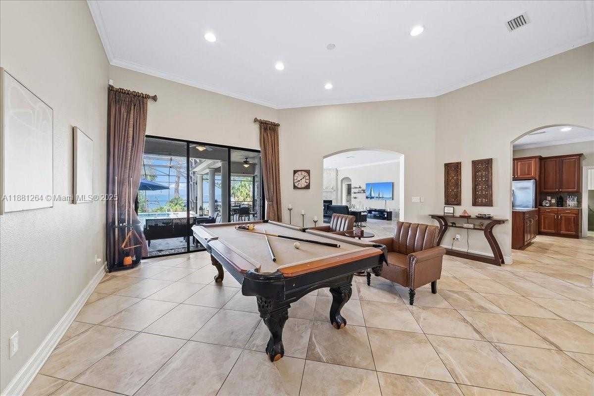 Small Image of 6340 US 1, Cocoa Number 6