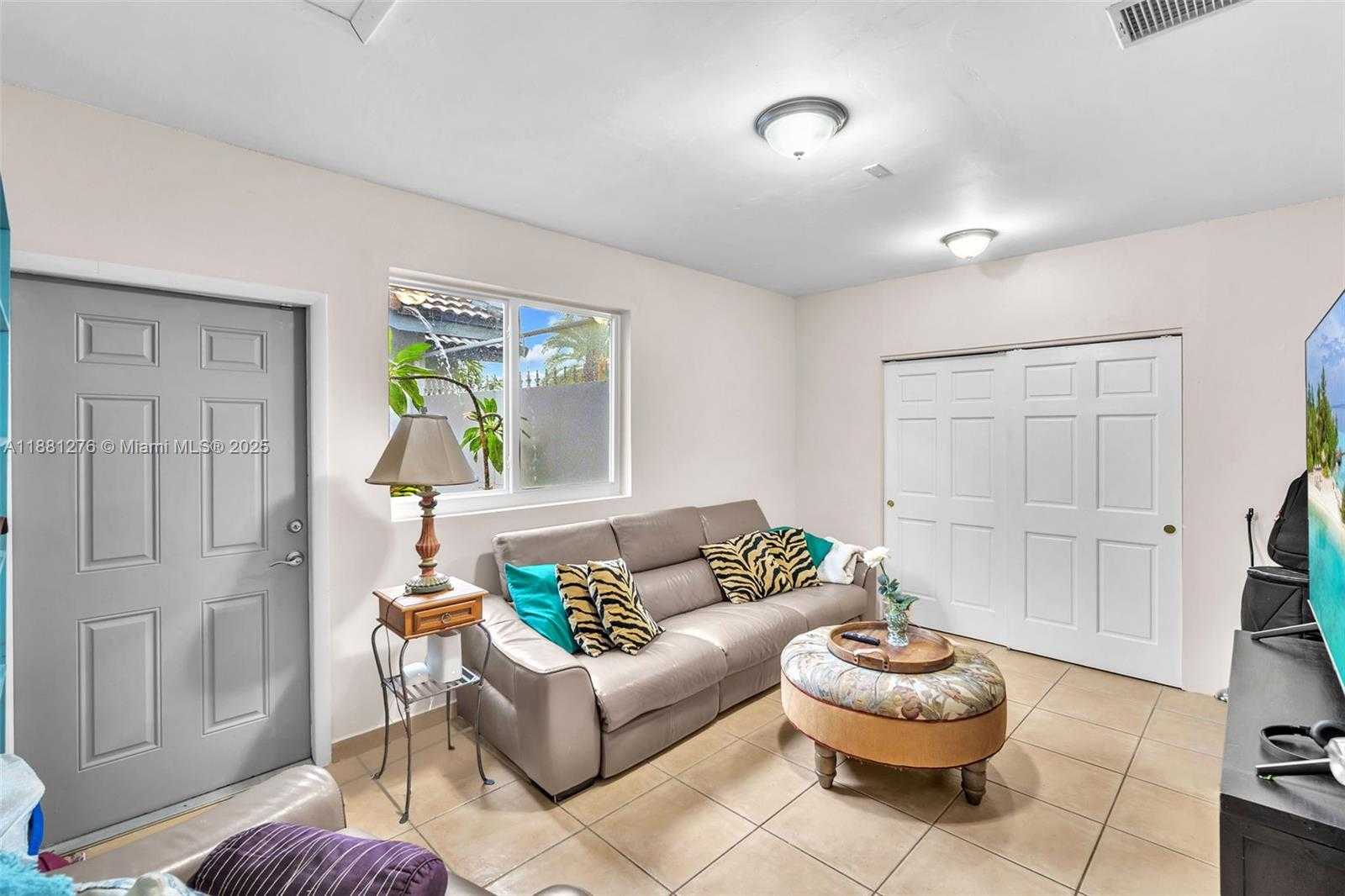 Small Image of 16834 NORTH WEST 70TH AVE, Hialeah Number 13