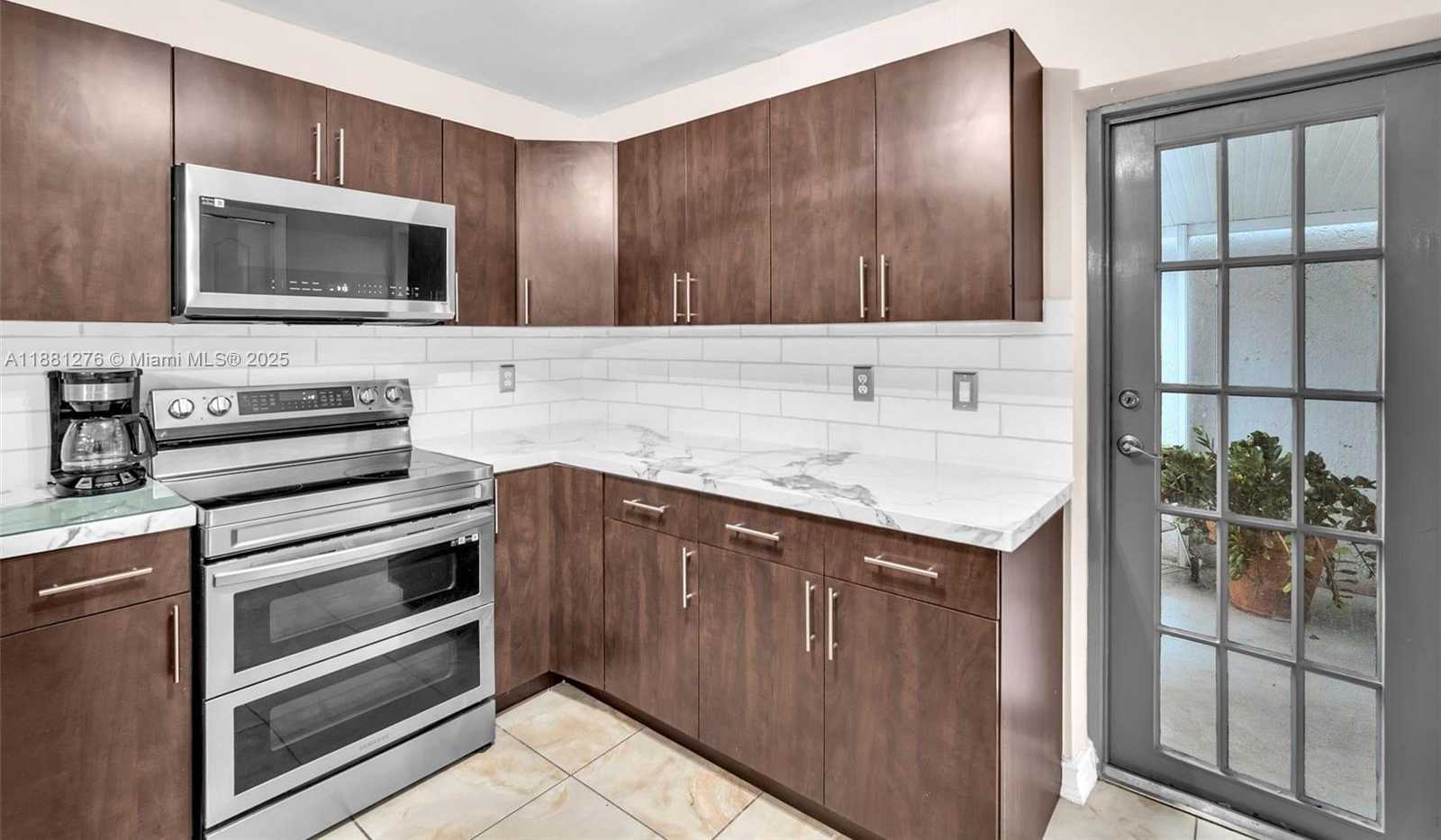 Small Image of 16834 NORTH WEST 70TH AVE, Hialeah Number 23