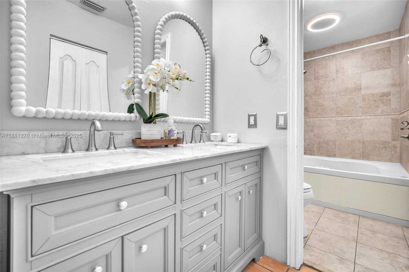 Small Image of 16834 NORTH WEST 70TH AVE, Hialeah Number 25