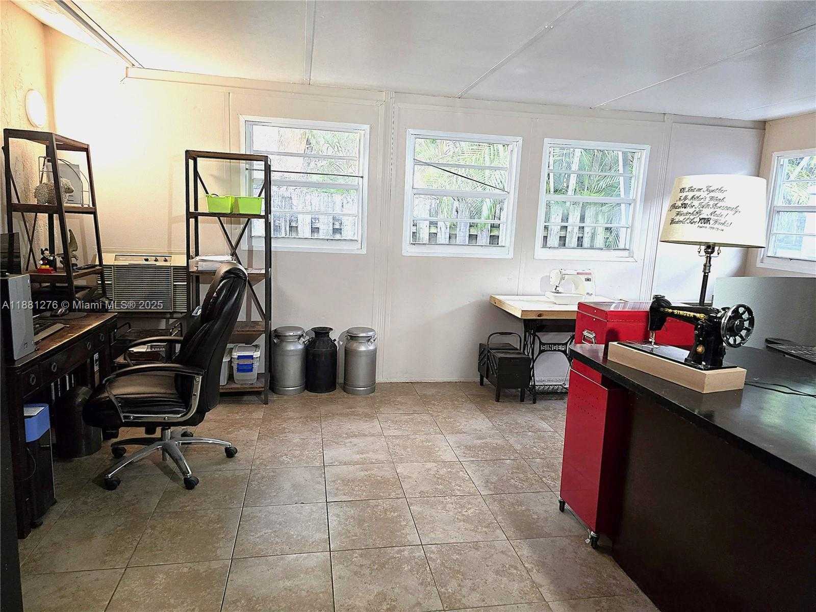 Small Image of 16834 NORTH WEST 70TH AVE, Hialeah Number 27