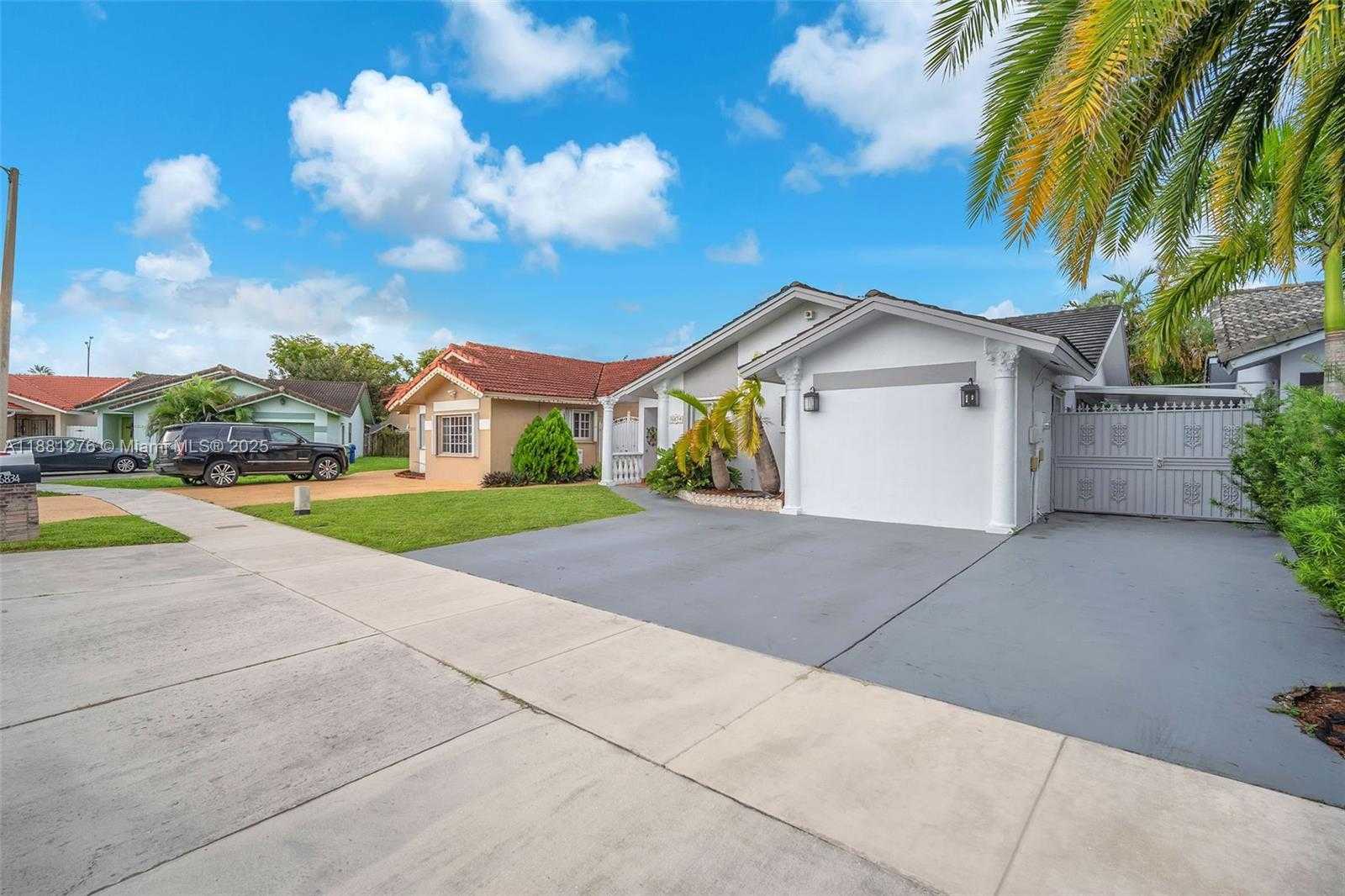 Small Image of 16834 NORTH WEST 70TH AVE, Hialeah Number 29