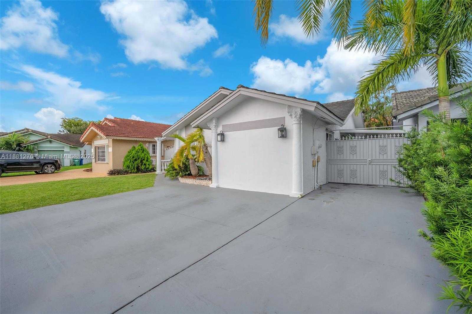 Small Image of 16834 NORTH WEST 70TH AVE, Hialeah Number 7