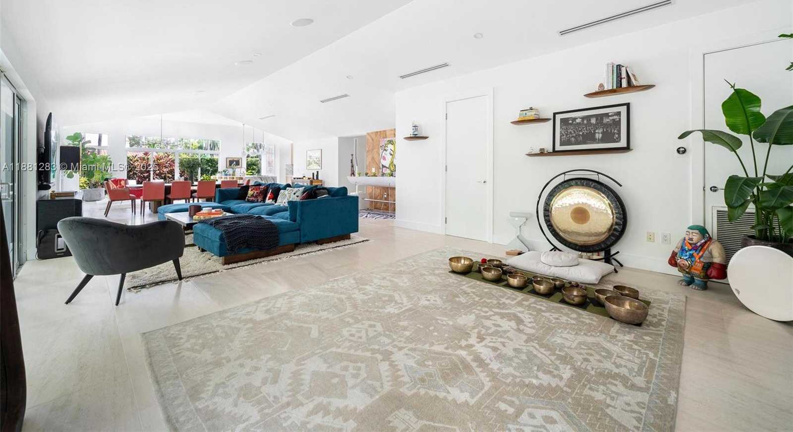 Small Image of 520 EAST DILIDO DR, Miami Beach Number 16