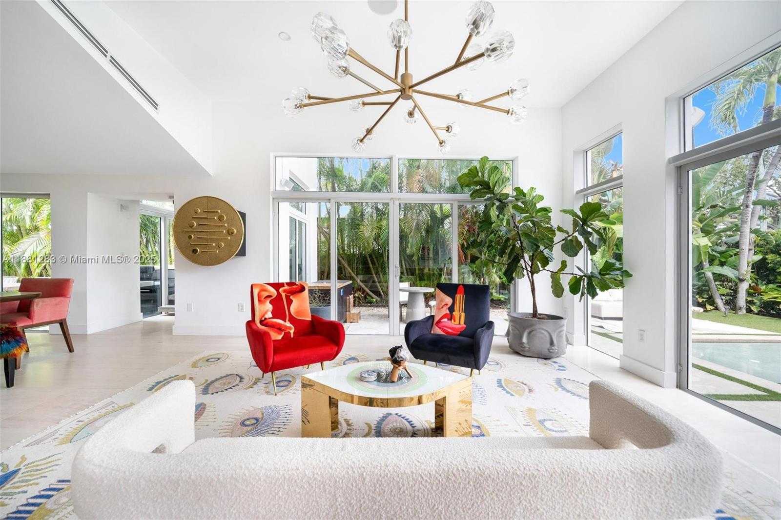 Small Image of 520 EAST DILIDO DR, Miami Beach Number 2