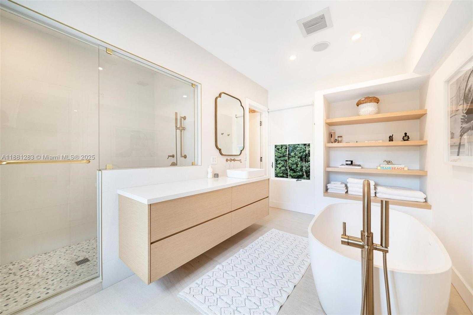 Small Image of 520 EAST DILIDO DR, Miami Beach Number 21