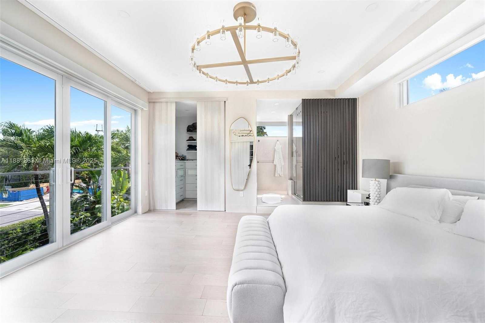Small Image of 520 EAST DILIDO DR, Miami Beach Number 23